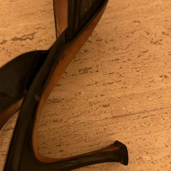 Manolo Blahnik Carolyne Pump - Picture 5 of 7